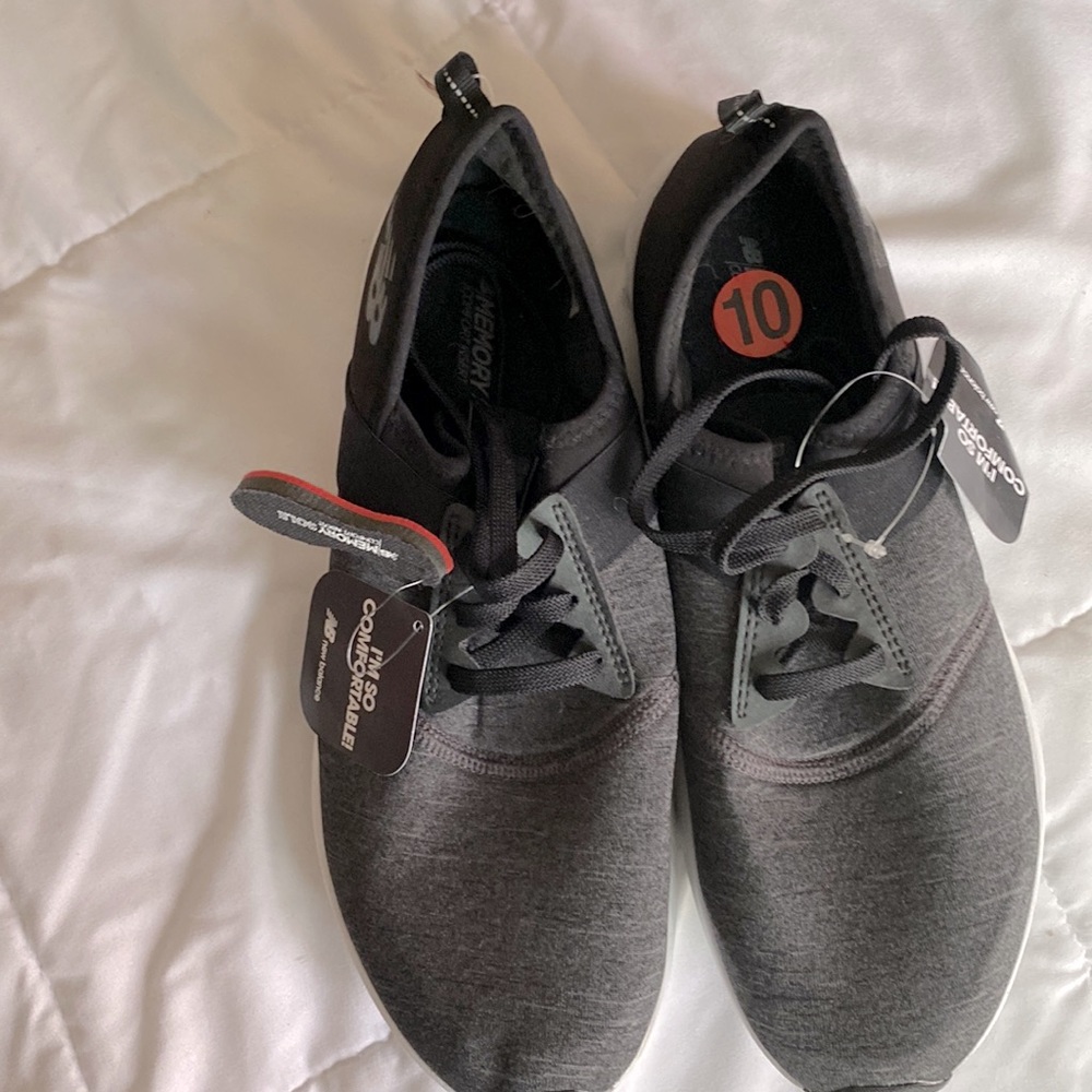 Women’s size 10 new balance athletic shoes charcoal